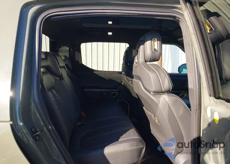 2022 Rivian R1T Launch Edition from USA, damaged, VIN 7FCTGAAL2NN000805